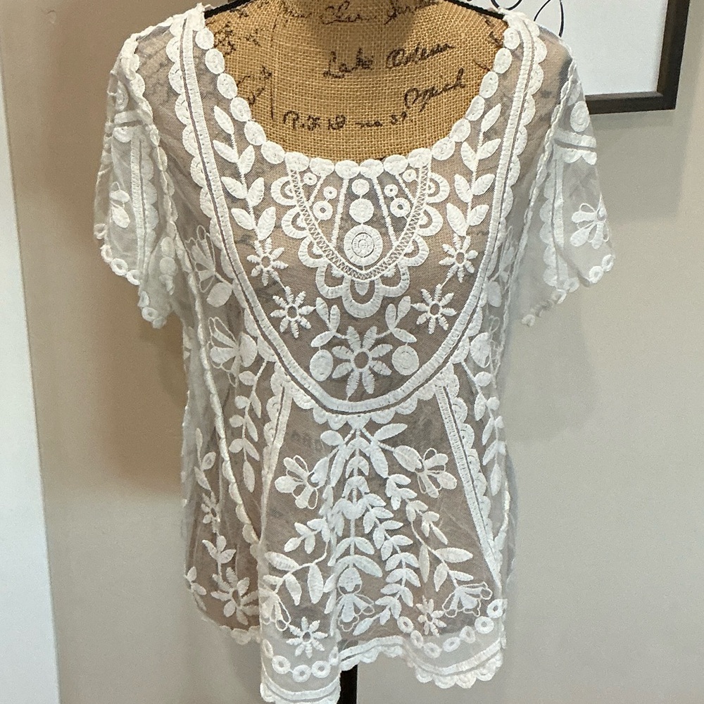 Xhilaration Cream Floral Lace Top